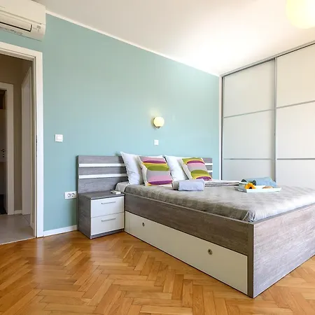 Deluxe Oskar * Zadar