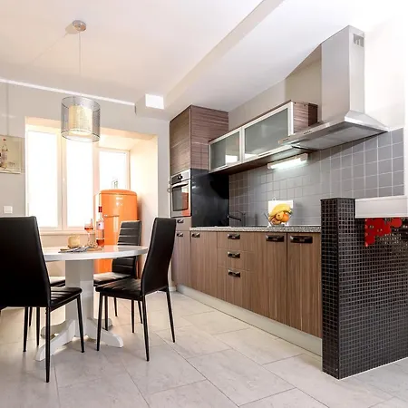 Deluxe Oskar Apartment