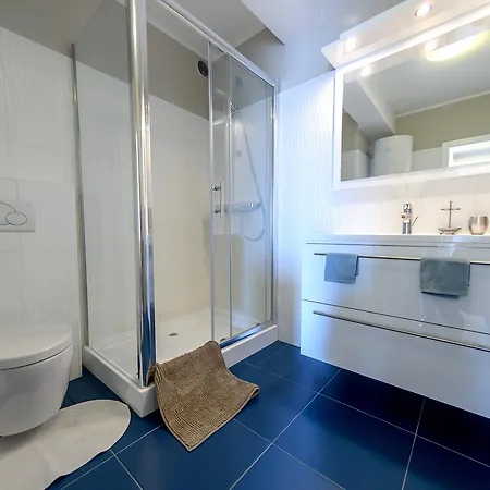 Deluxe Oskar Apartment